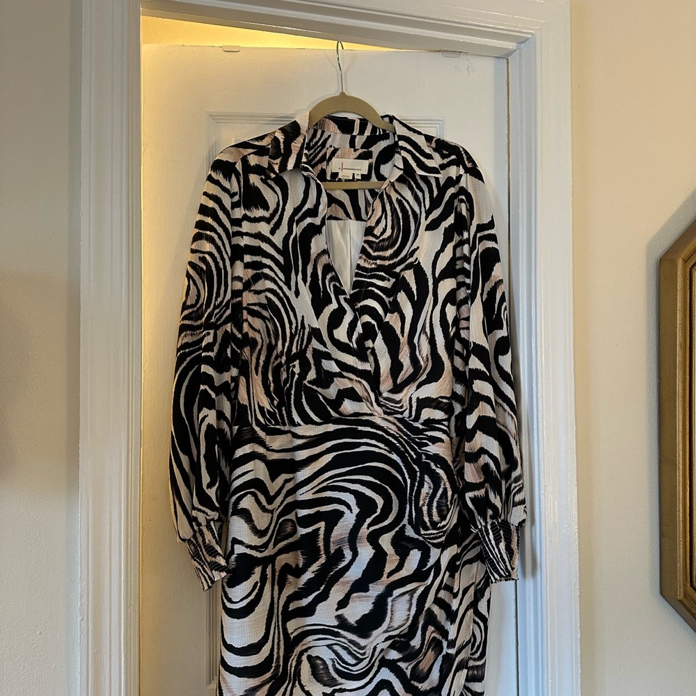 ANTHROPOLOGIE PLUS 18W Zebra Print Long Sleeve Dress